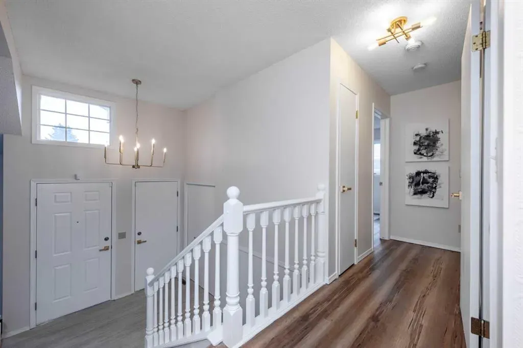 47 Hawkstone Drive NW