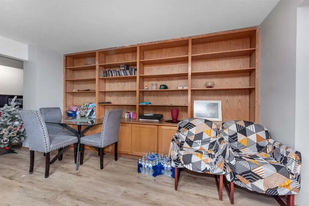 47 Hawkstone Drive NW