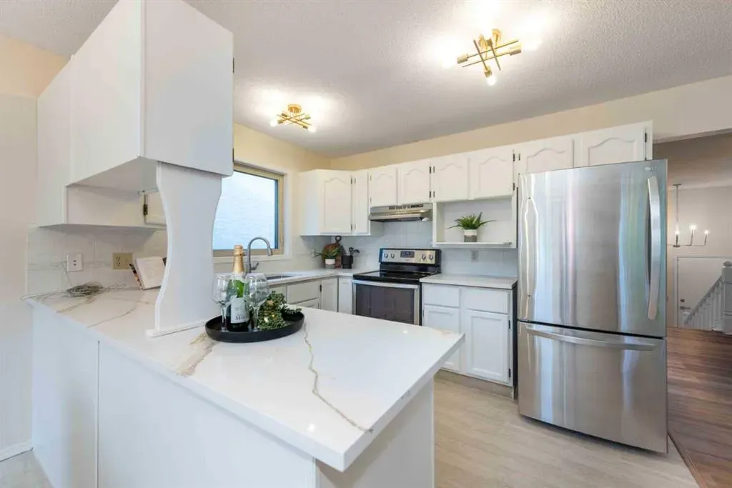 47 Hawkstone Drive NW