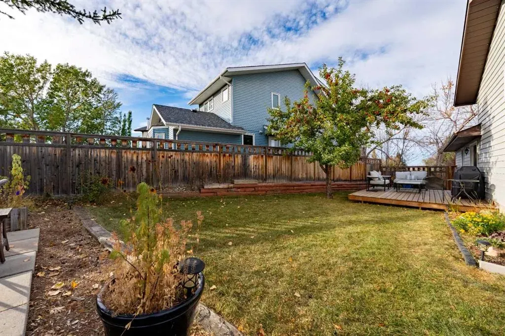 68 Macewan Glen Close NW