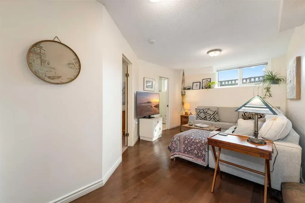 68 Macewan Glen Close NW