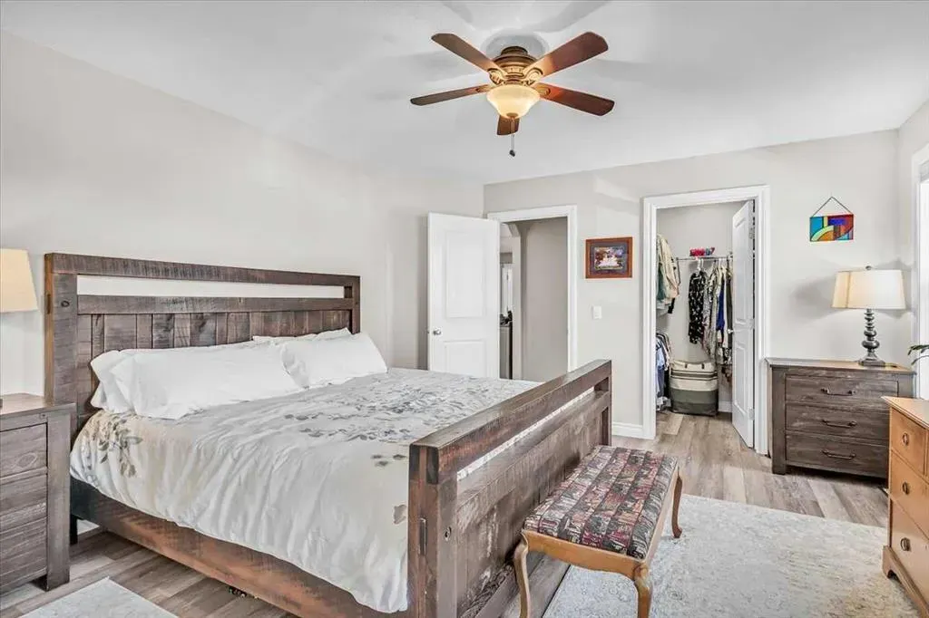 377 Crystalridge View