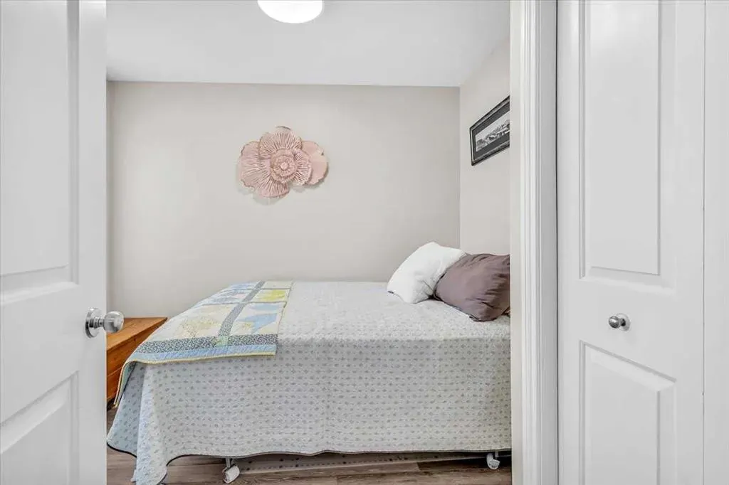 377 Crystalridge View
