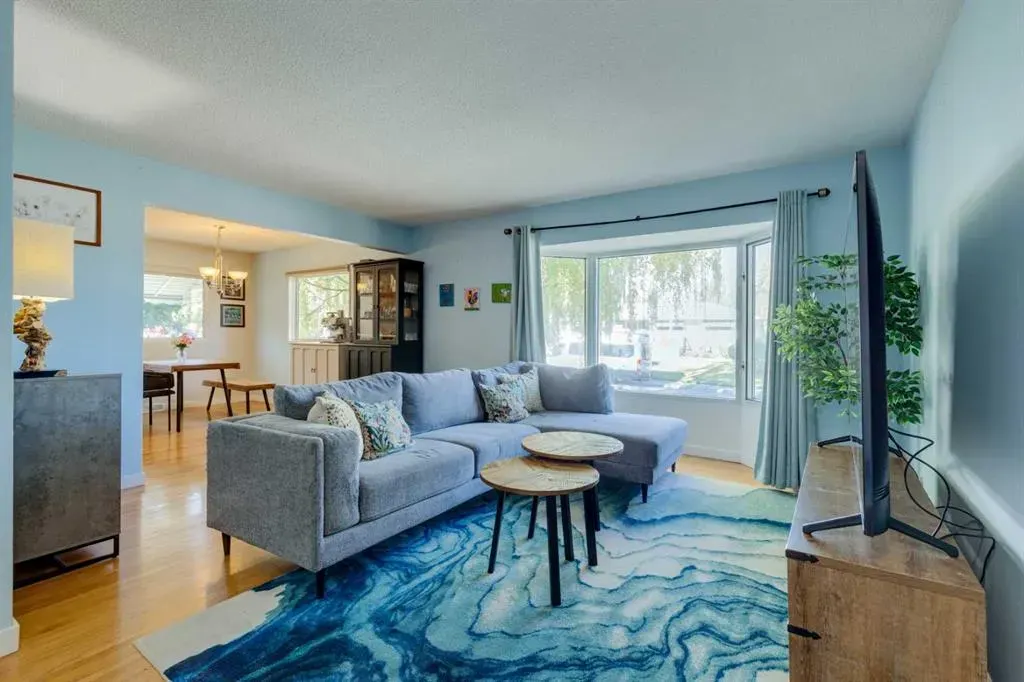 114 Hallbrook Drive SW