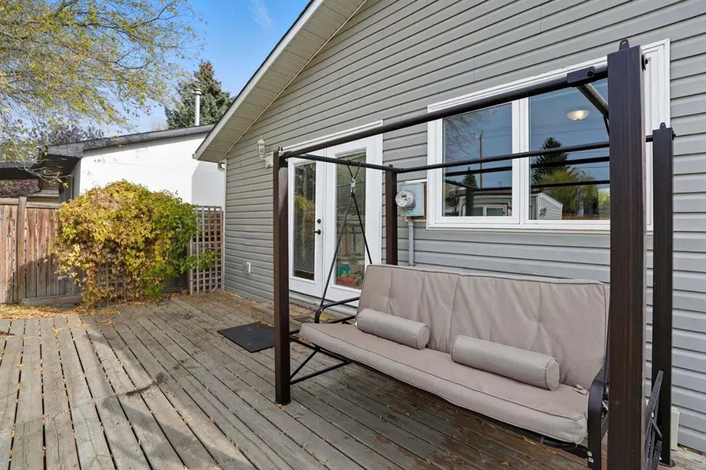108 Falchurch Crescent NE