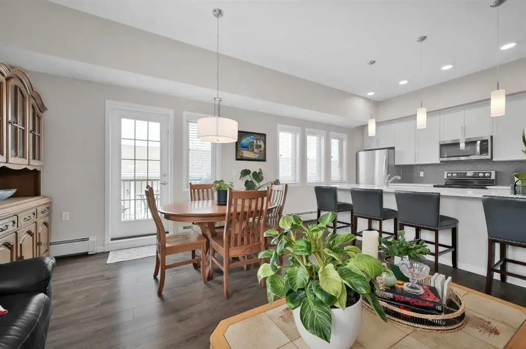 30 Mahogany Mews SE, #404
