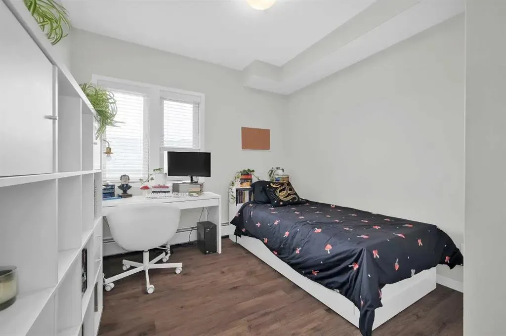 30 Mahogany Mews SE, #404