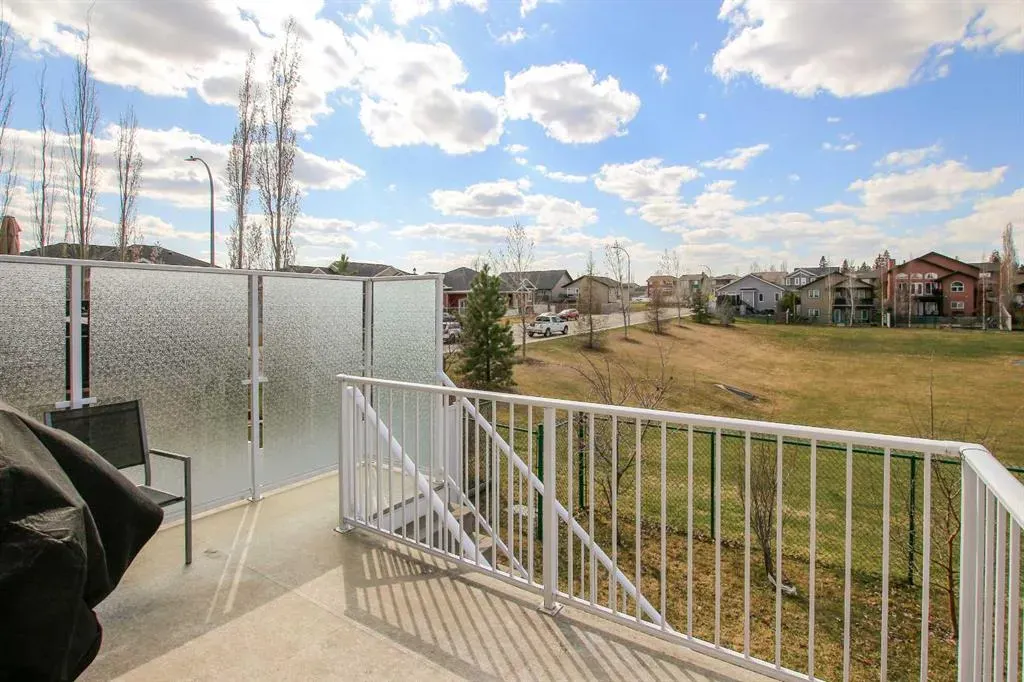 6 Grove Close