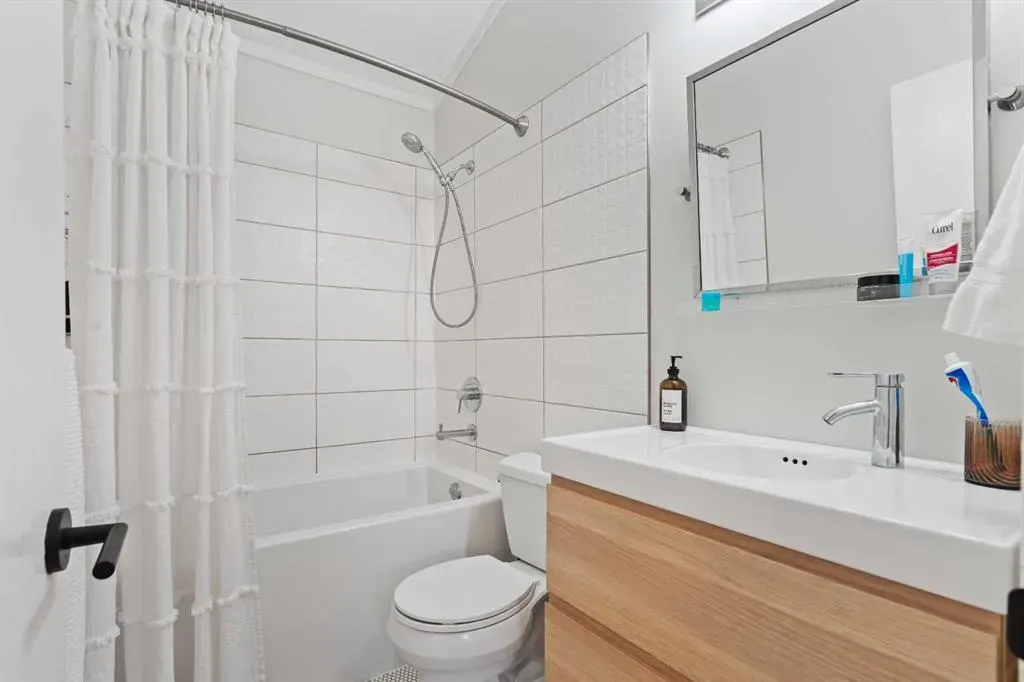 123 13 Avenue NE, #1