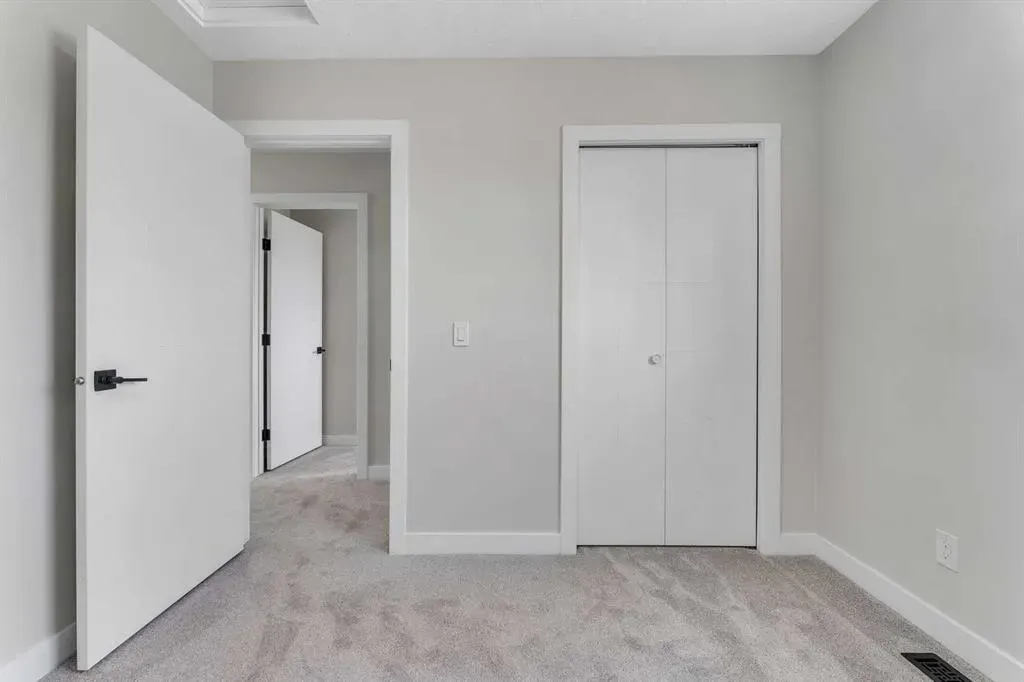 25 San Diego Way NE