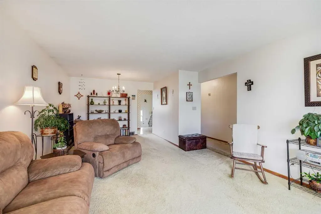 311 Midridge Road SE