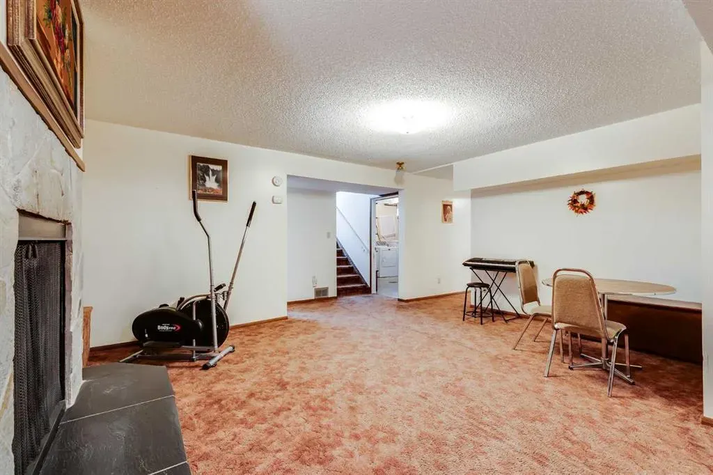311 Midridge Road SE