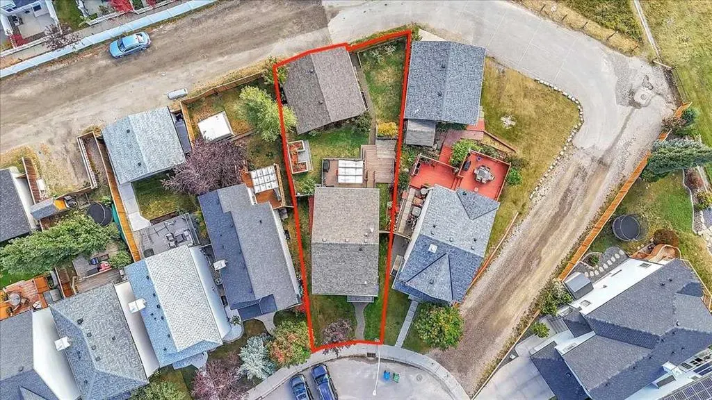 35 Tuscany Ridge Terrace NW