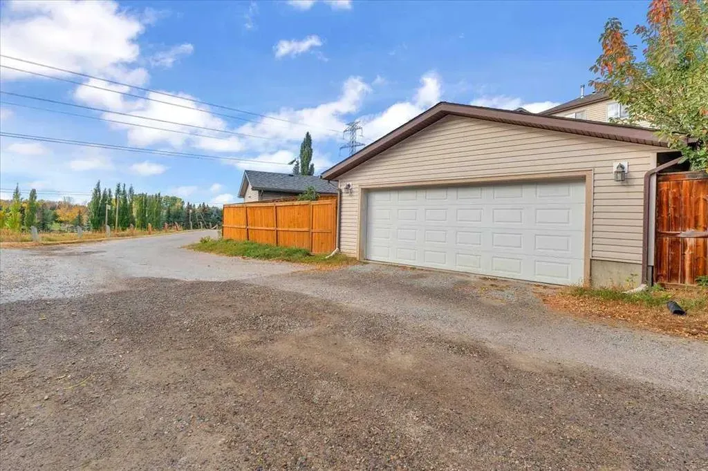 35 Tuscany Ridge Terrace NW