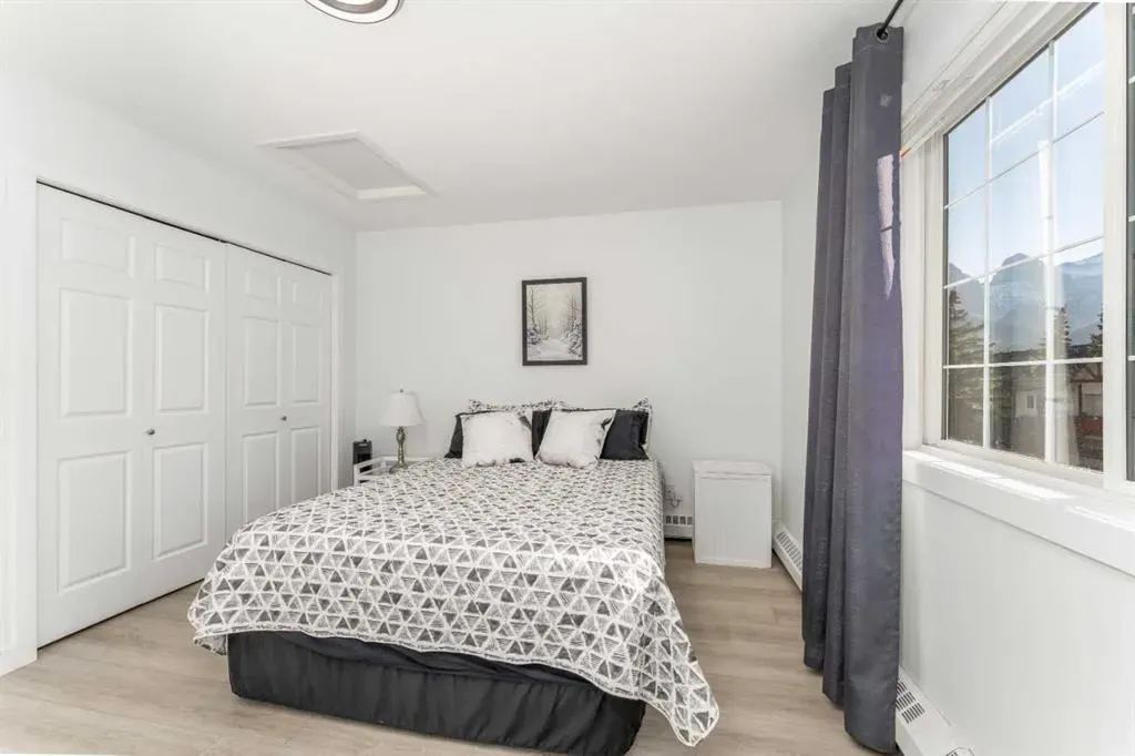 112 Kananaskis Way, #205