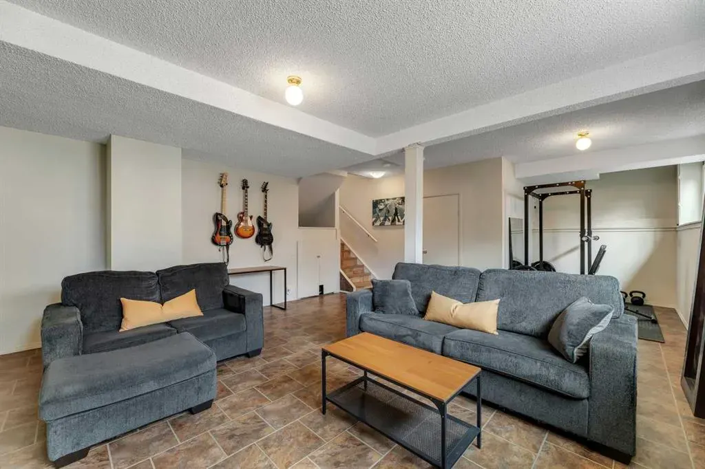24 Midland Place SE
