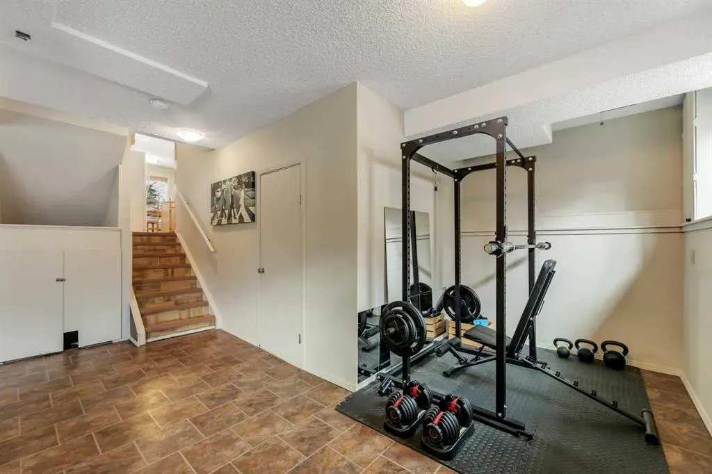 24 Midland Place SE