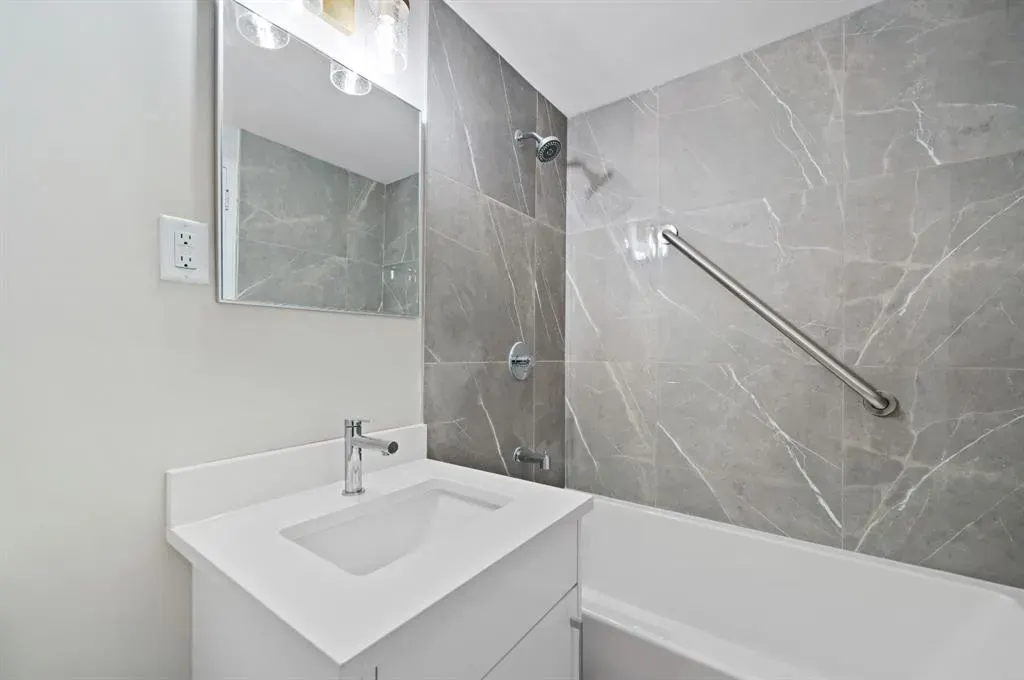 3316 Rideau Place SW, #202