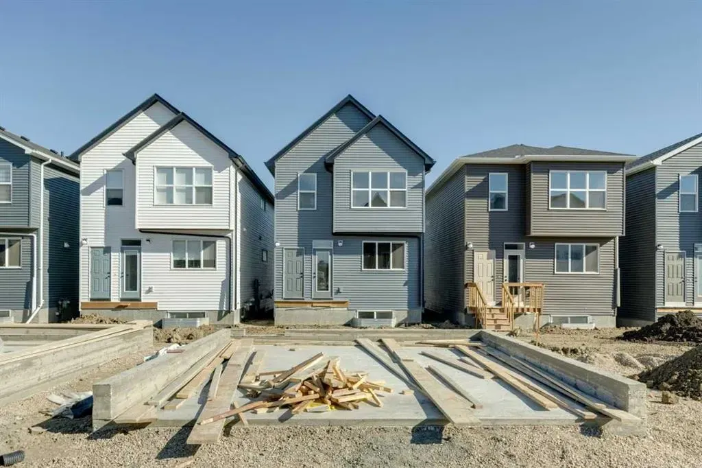 80 Homestead View NE