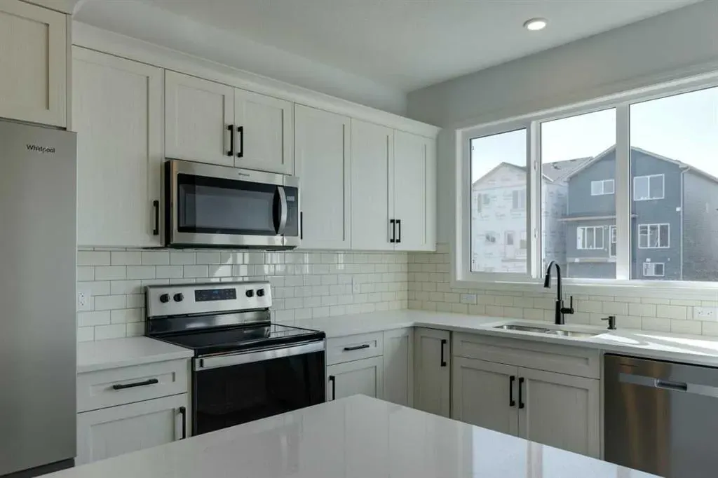 80 Homestead View NE
