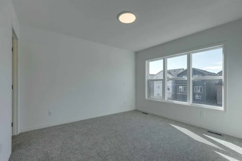 80 Homestead View NE