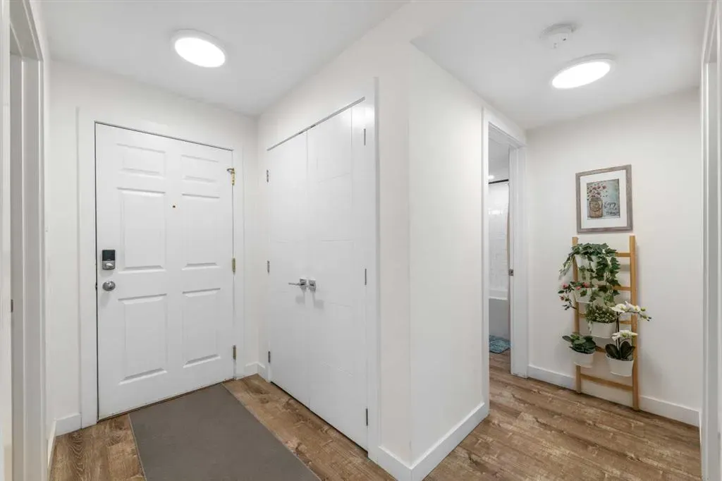 2212 34 Avenue SW, #1