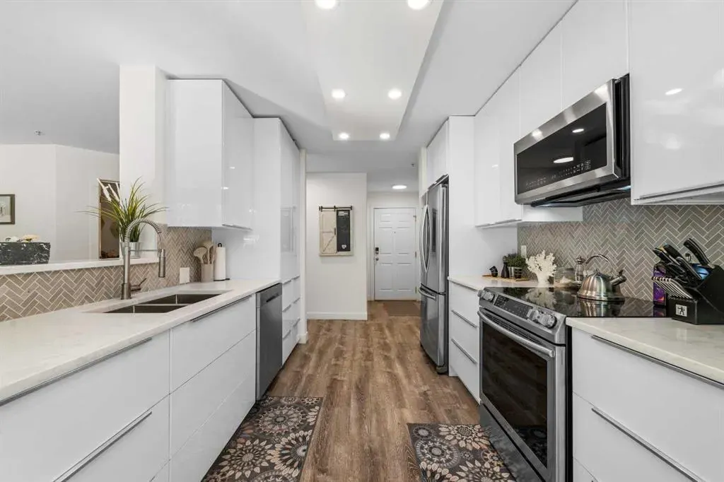2212 34 Avenue SW, #1