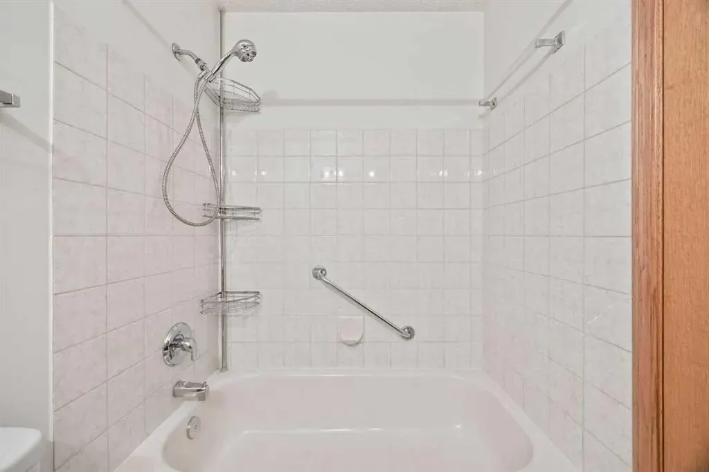 52 Sandarac Circle NW