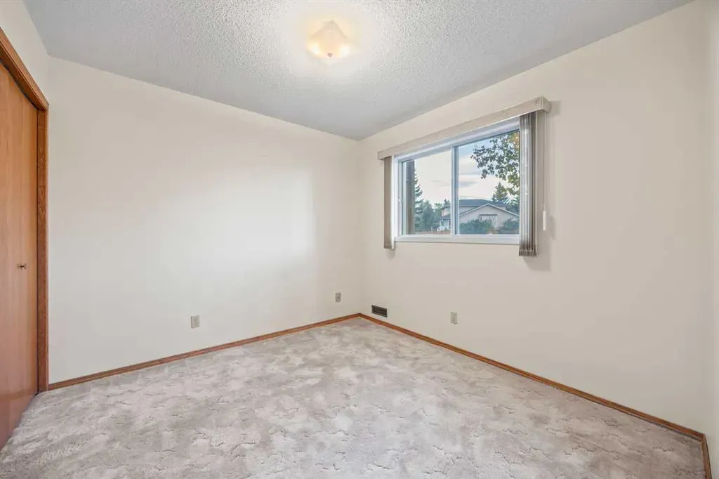 52 Sandarac Circle NW