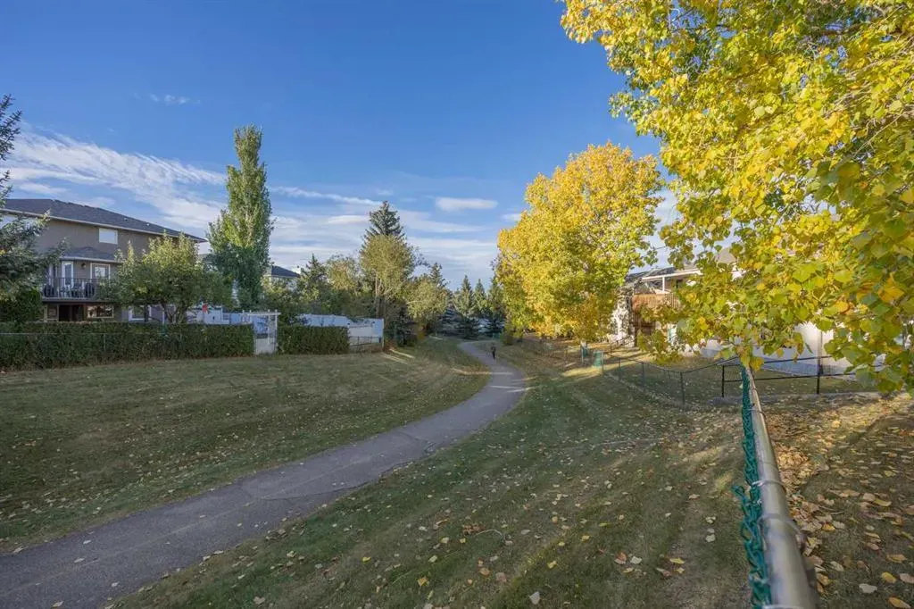 52 Sandarac Circle NW