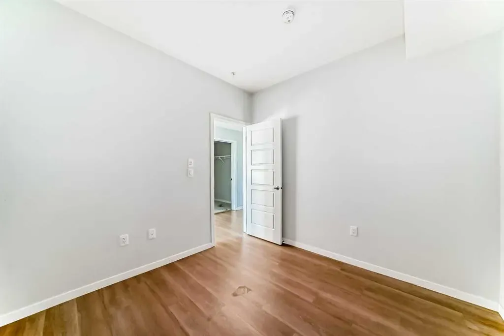 42 Cranbrook Gardens SE, #1305