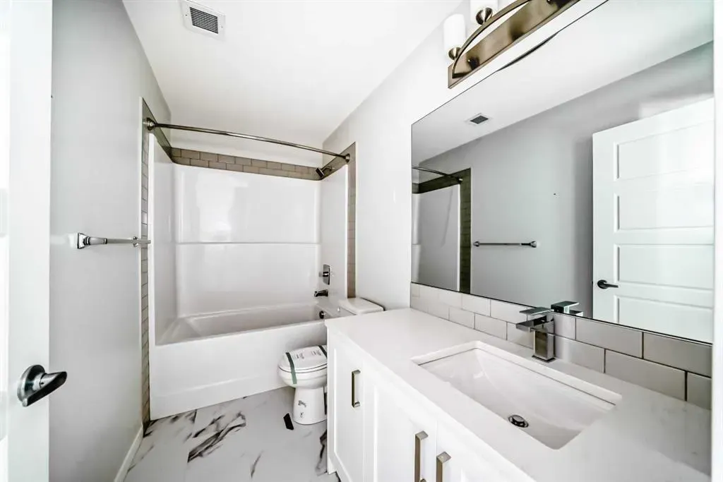 42 Cranbrook Gardens SE, #1305