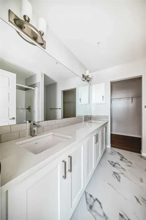 42 Cranbrook Gardens SE, #1305