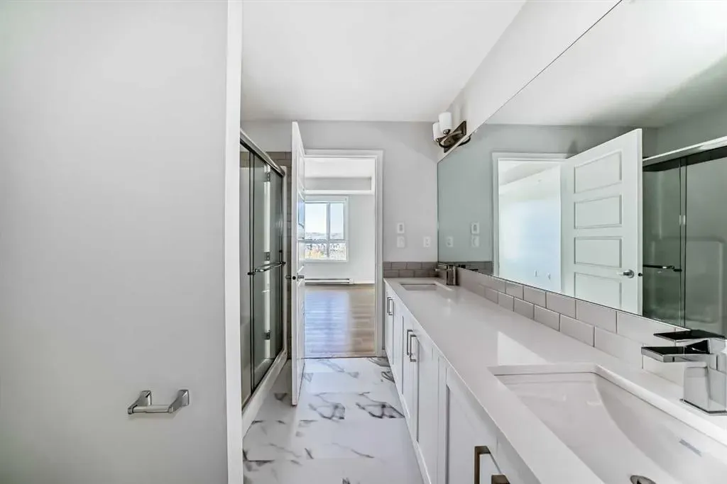 42 Cranbrook Gardens SE, #1305
