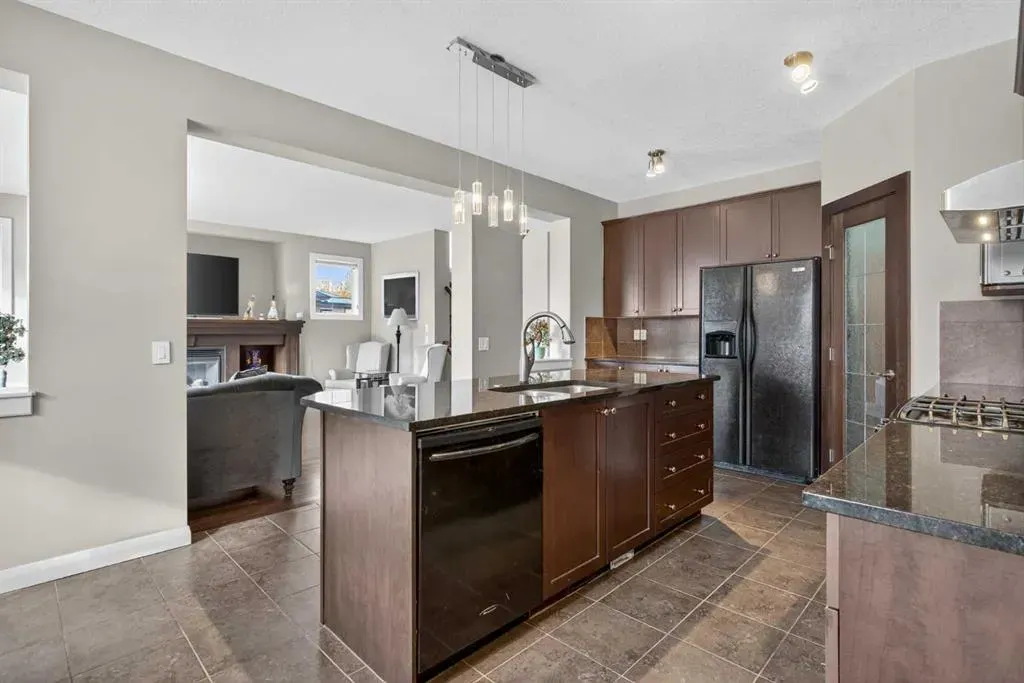 137 Evanspark Circle NW