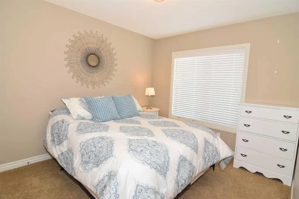 12 Legacy Gate SE