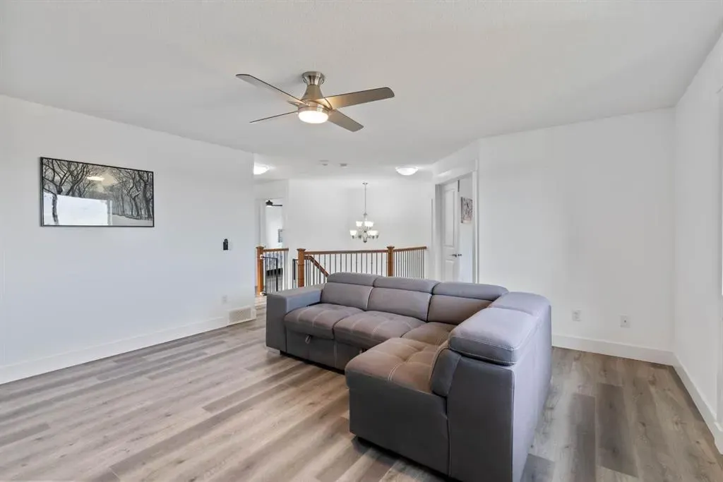 332 kinniburgh Boulevard