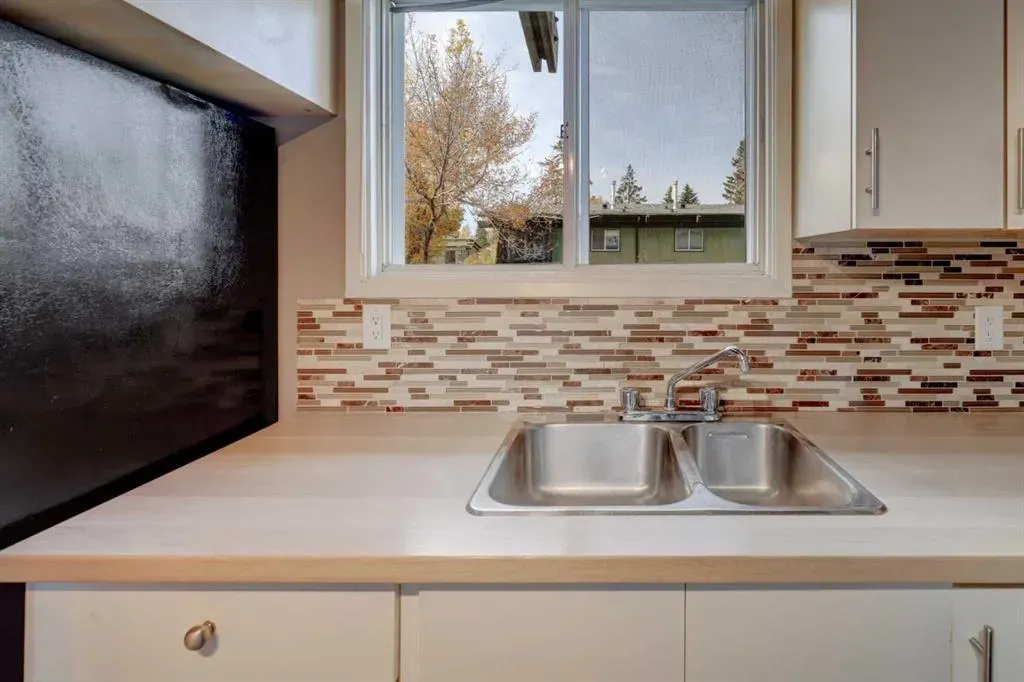 529 Sabrina Road SW