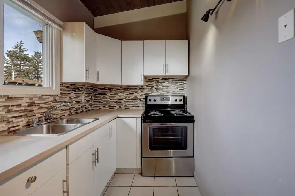 529 Sabrina Road SW