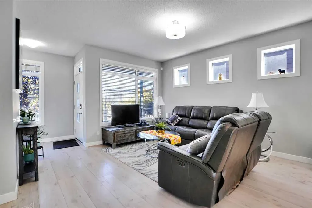 1322 walden Drive SE