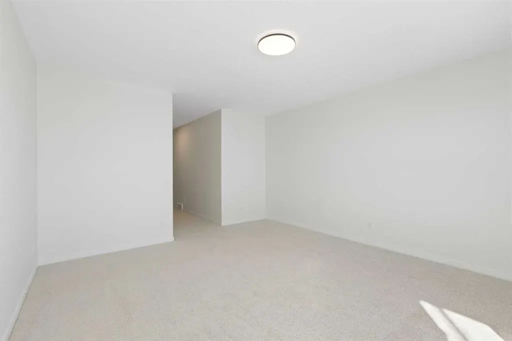 17 Marmot Passage NW