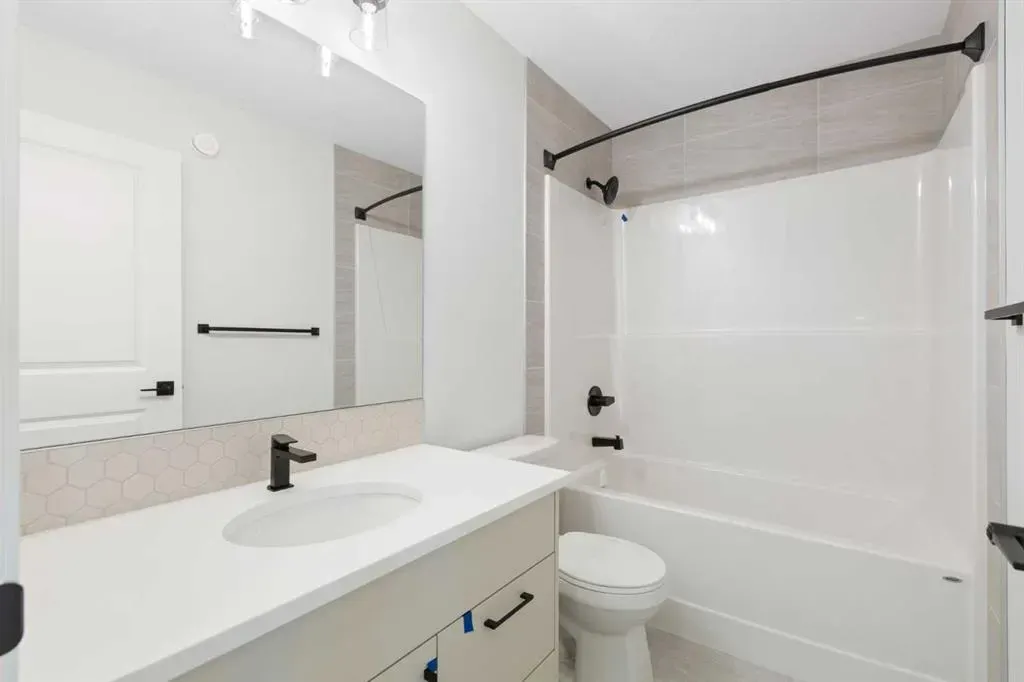 17 Marmot Passage NW