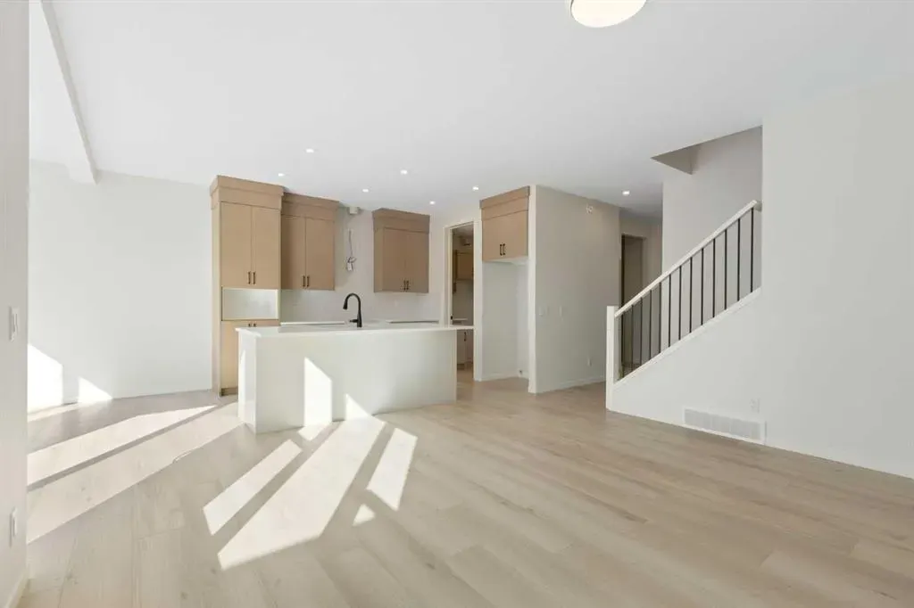 17 Marmot Passage NW