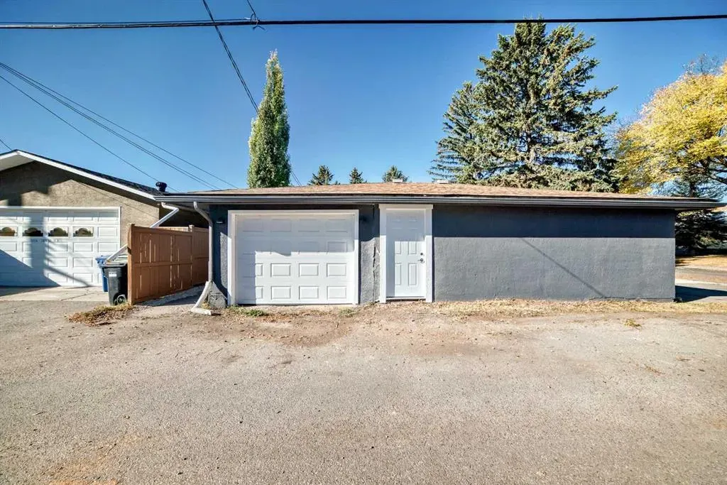 1923 9A Avenue NE