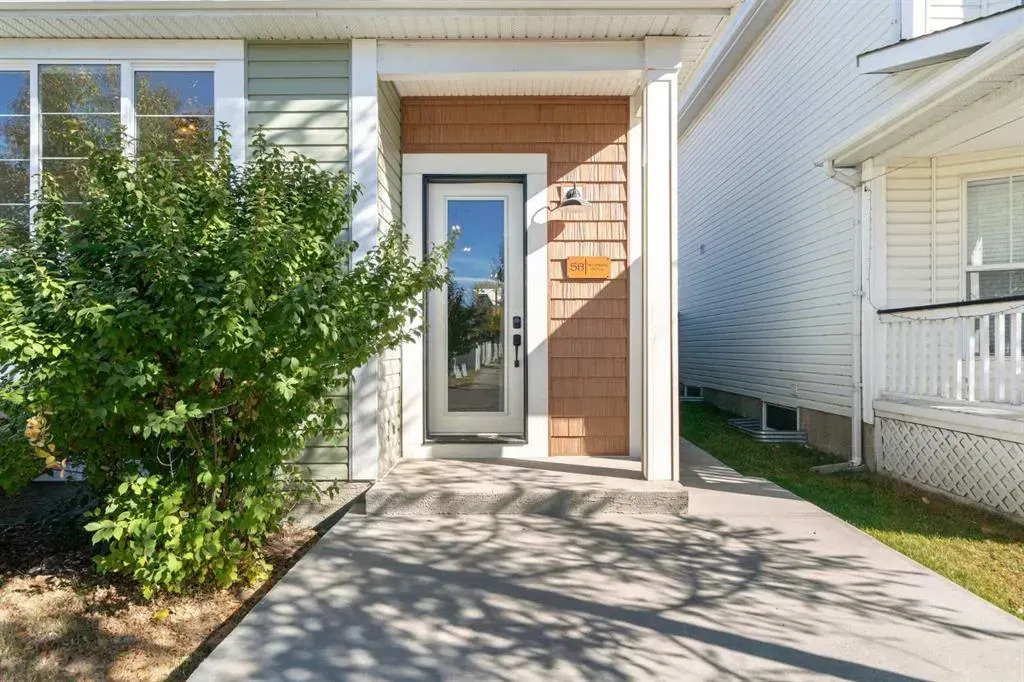 56 Inverness Grove SE