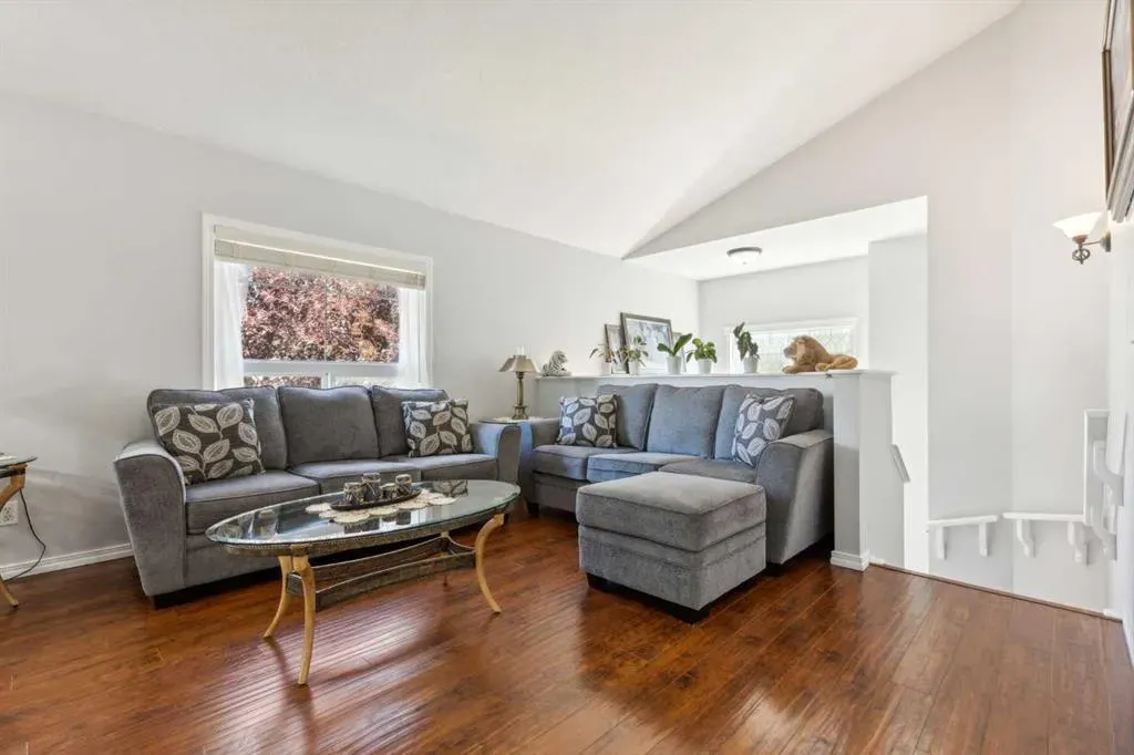 4 Martha's Meadow Place NE