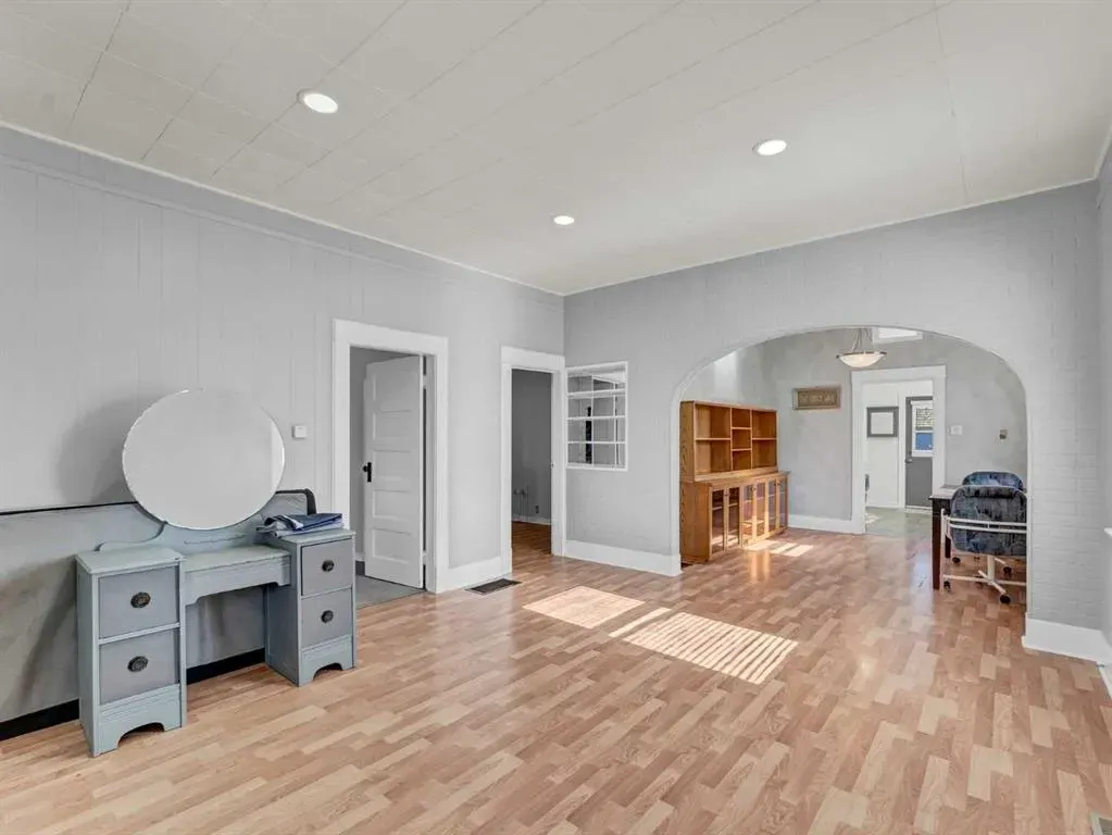 517 Iris Street