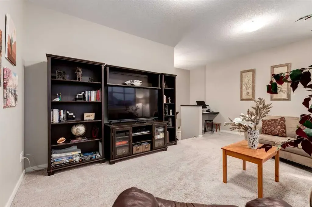 643 Evanston Drive NW