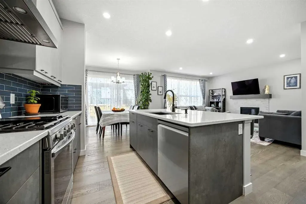 97 Amblehurst Gardens NW