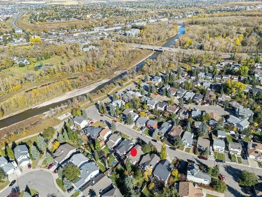 51 Hunters Crescent